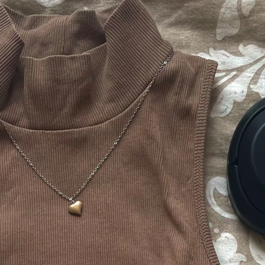 Brun topp med turtleneck  - 91