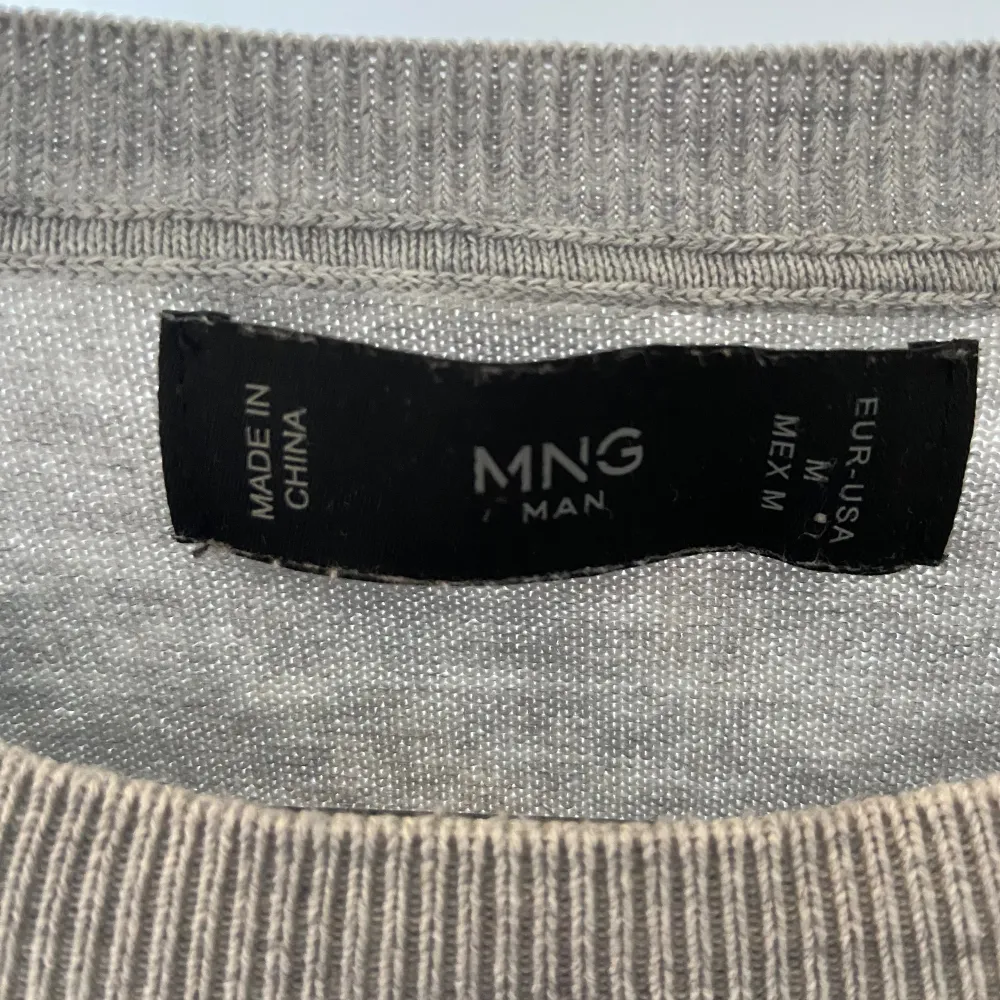Mango tröja i storlek M Cond 9/10 knappt använd. Tröjor & Koftor.