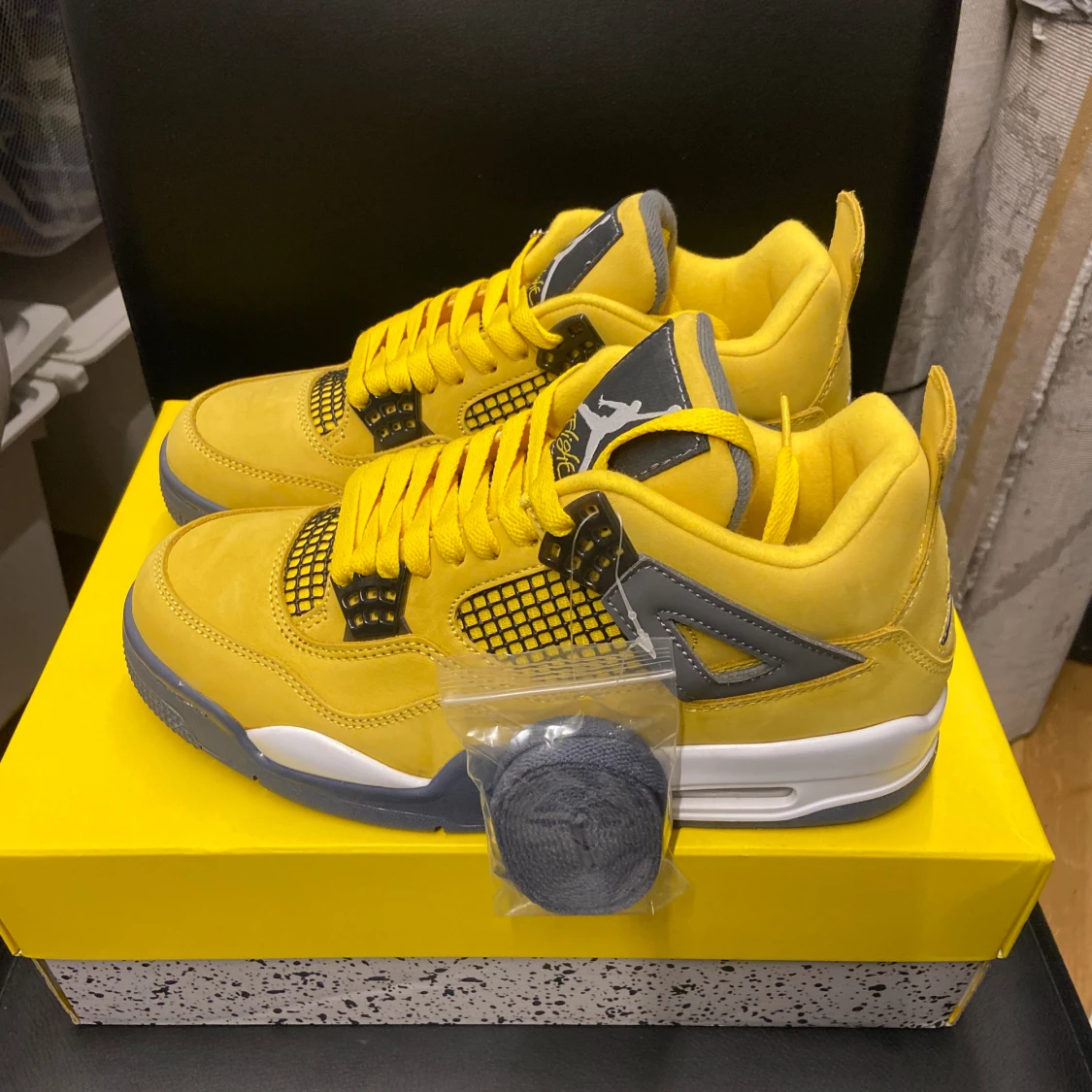 Jorden 4 ”Lightning” - 90