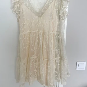 Zara student/ klänning - Superfin zara klänning. Använd 1 gång. Potentiell studentklänning.