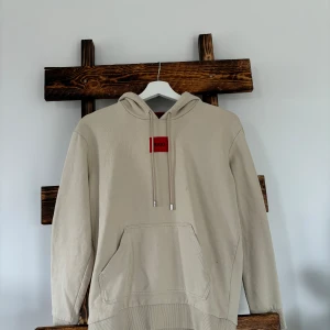 Hogo boss hoddie  - Hugo boss hoddie  Använd 2 gånger Storlek xs