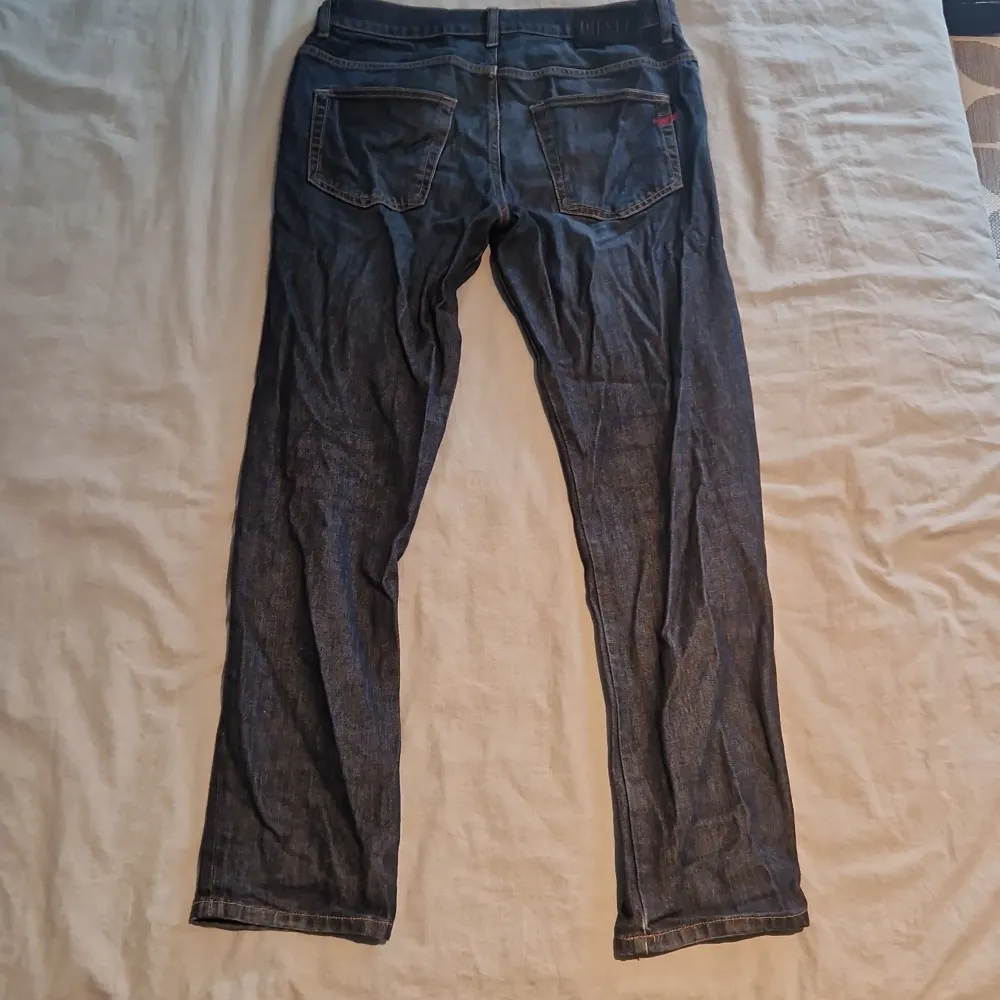 Säljer mina Diesel jeans. Mörkblåa. Strl W32 L32. Priset kan diskuteras👍. Jeans & Byxor.