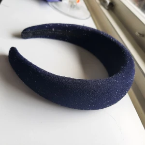 Diadem  - Diadem i bra skick aldrig andvent