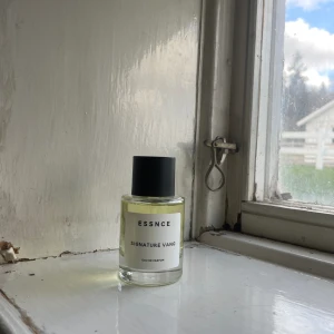 Signature Vang av essnce  - Endast testad, luktar lyxigt spa men den kommer tyvärr inte till användning. 