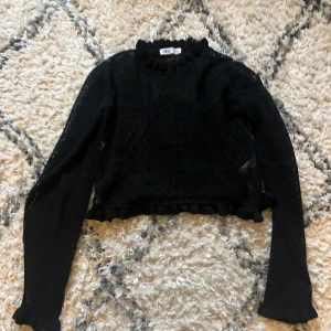 Svart topp  - Jätte fin topp från zara 💕