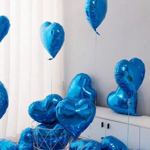 Säljer fest/kalas artiklar  - Säljer pågrund av att de kom fram försent så kunde inte komma till användning! Det är 18 års ballonger så sifforna är 18. Ballongerna är olika storlekar. Pris kan diskuteras vid snabb affär💞