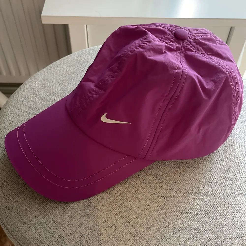 Used but in good condition  Purple cap. Accessoarer.