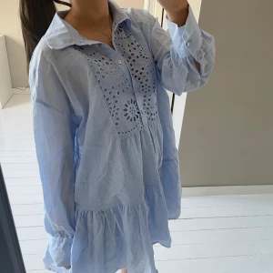 Blå sommarklänning - Så gullig klänning, köpt förra året🌸💕
