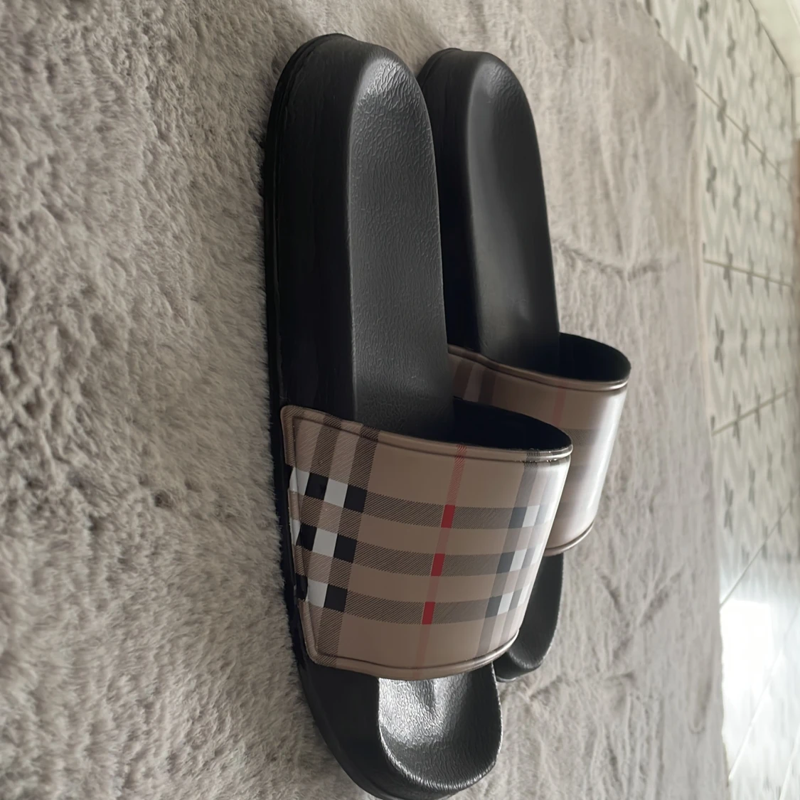 Burberry Tofflor - 90