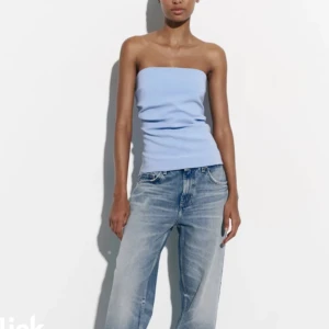 Topp från zara - Säljer denna blå tubtopp från zara då den är för liten! 
