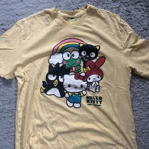 Sanrio t shirt från HM. Lapparna är bortklippta men tror att det är storlek M 
