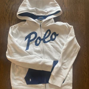 Polo Ralph Lauren sip hoodie  - Mycket fint skick. Inköpt i USA sommaren 2023