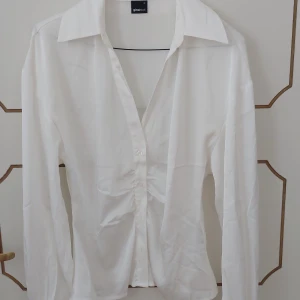 Satin blus - Helt ny satin blus