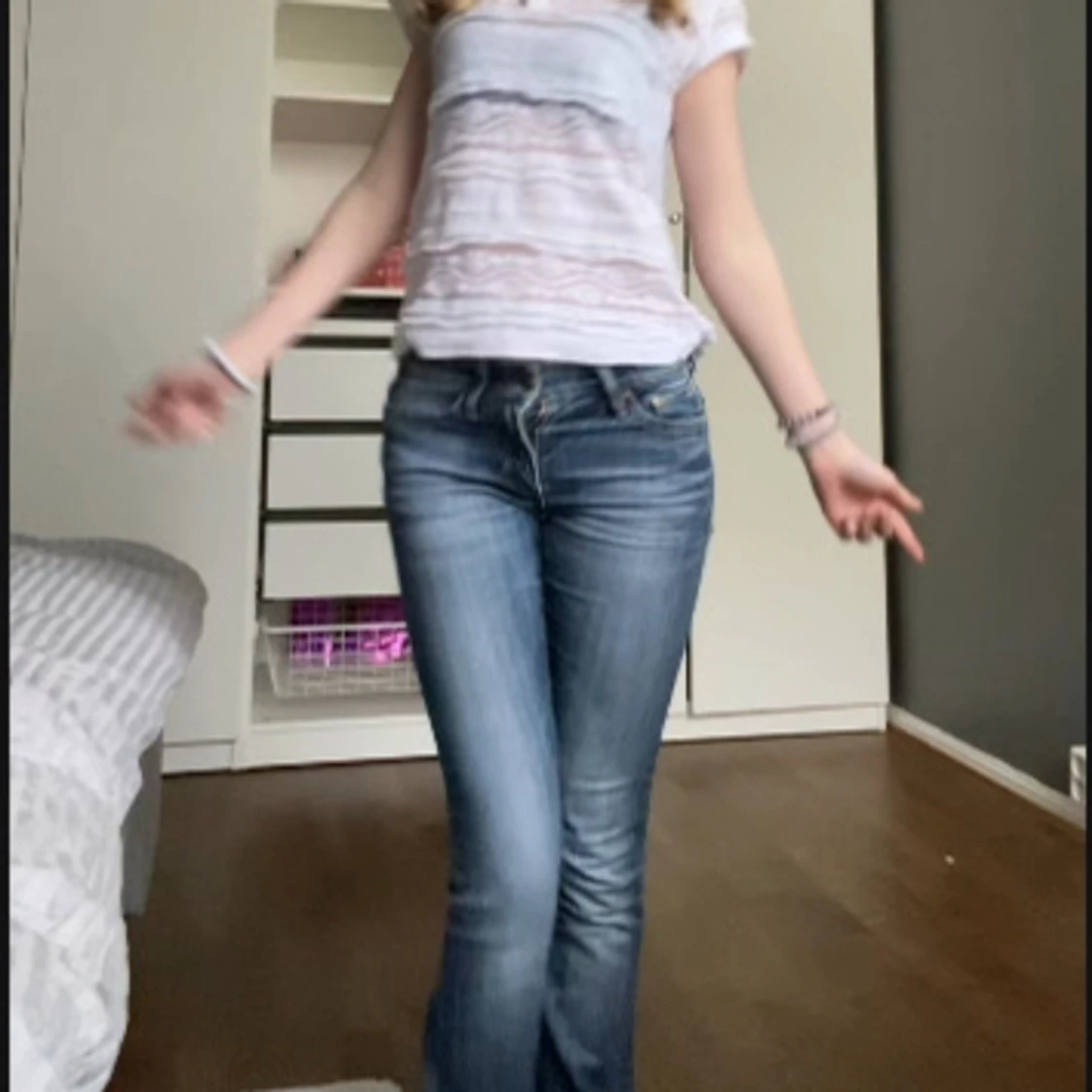 Lågmidjade utsvängda jeans