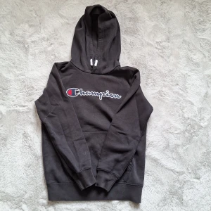 Champion hoodie - En Champion hoodie i bra skick