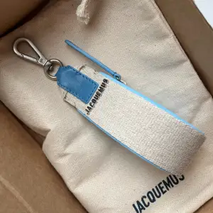 Jacquemus Le Peru Light Blue Coinpurse never used with dust bag in original packaging