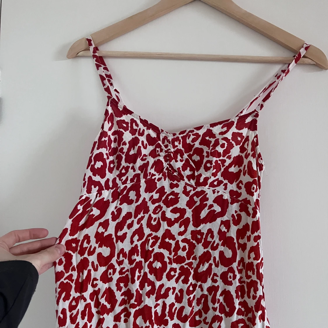 Röd leopardklänning - 92