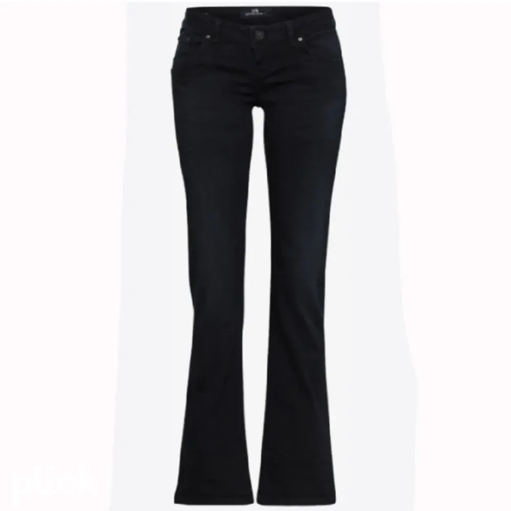 söker någon av dessa jeans i 25/30, 25/32 eller 25/34 , ltb valerie i någon svart eller mörkgrå färg. Jeans & Byxor.