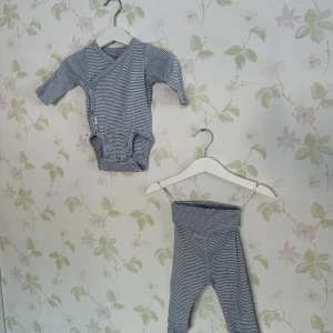 Randigt Set - Randigt det från H&M, i bra skick.   Storlek: 56