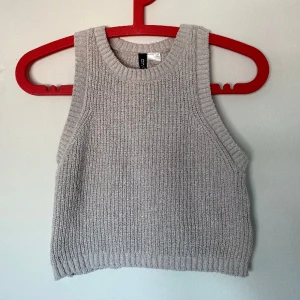 Grått ribbstickat linne - Är lite croppad i passformen✨