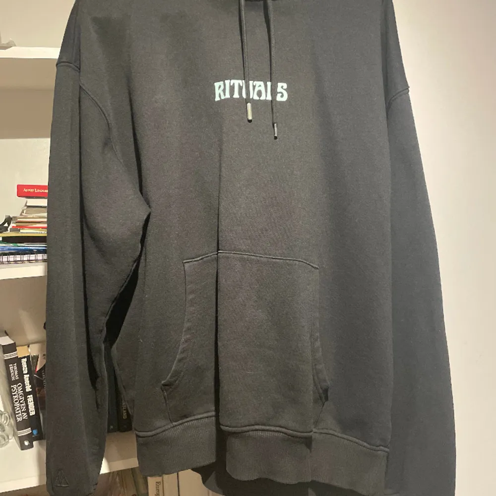 Storlek M. Hoodies.