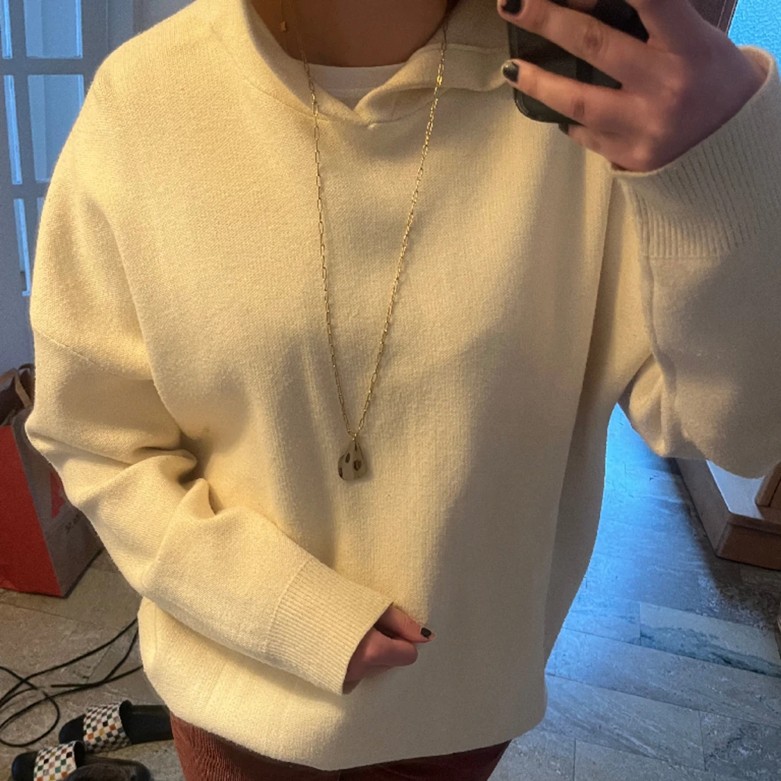 Vit stickad hoodie - 91