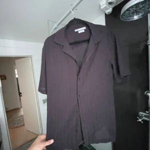 Skjorta från Zara - Svart Zara skjorta som aldrig använts! 