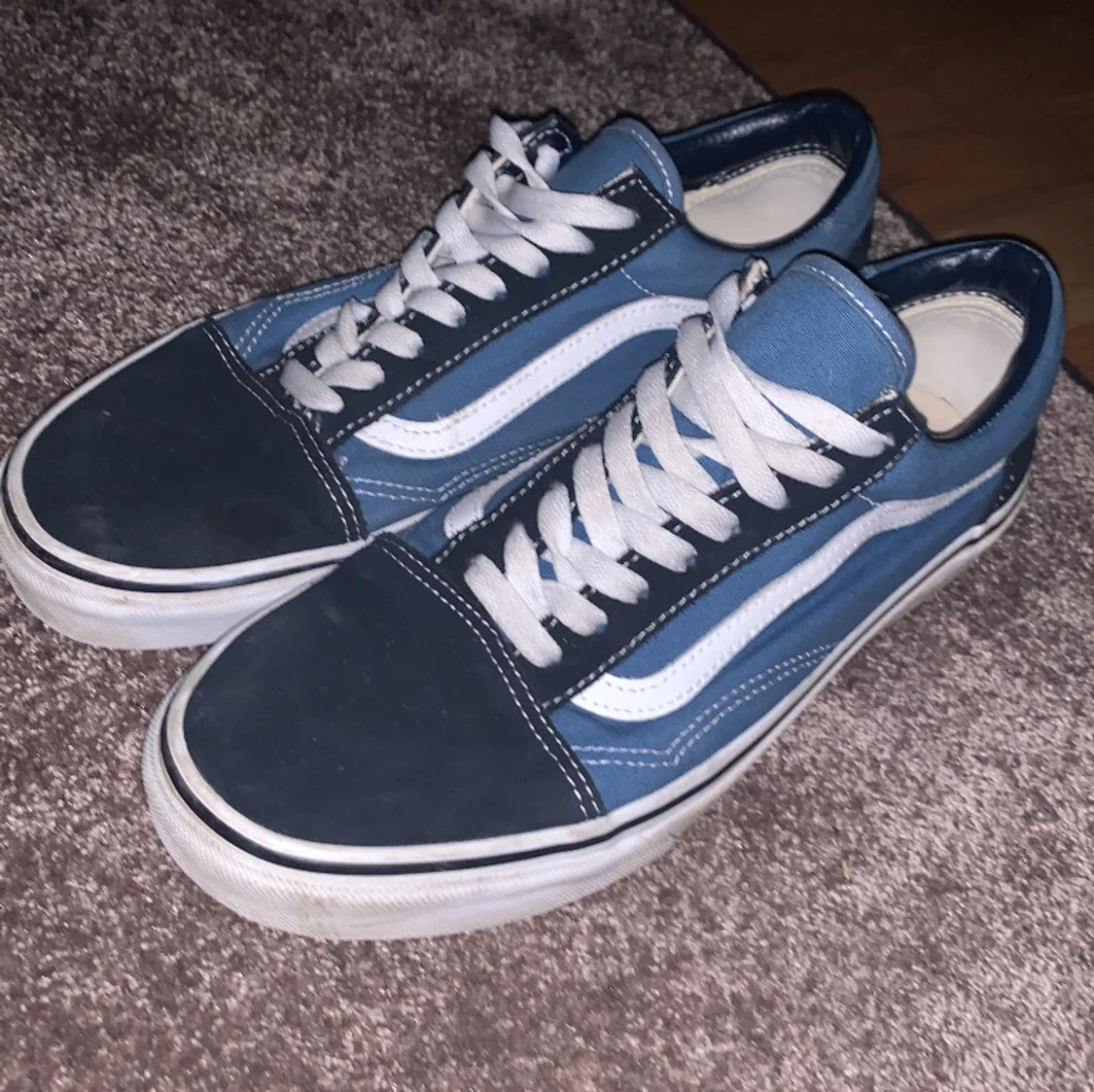 Vans marinblå och ljusblå