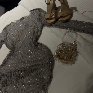 Klänning  - Klänning från zara i Ny skick Storlek S 