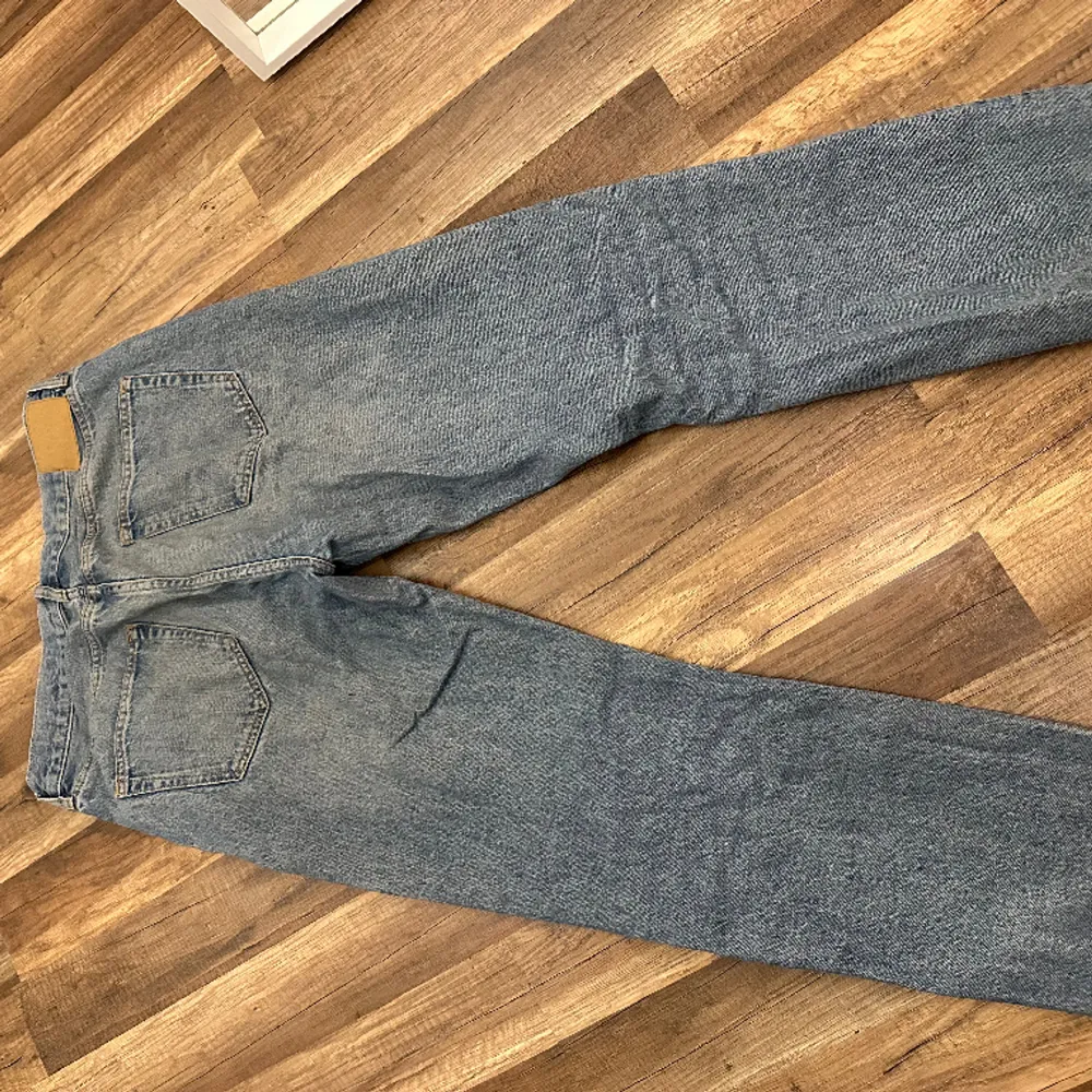 Säljer mina lager 157 jeans då jag inte använder dom längre. Inga defekter. Vid fler frågor / funderingar är det bara att skriva. Storlek W32 L32. Jeans & Byxor.