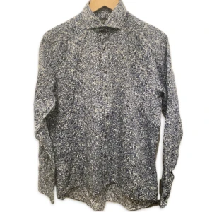 Skjorta Bruun & Stengade nyskick  - Skjorta från Bruun & Stengade, endast provad! Strykfri. Stl 39 (15 1/2) modern fit. 