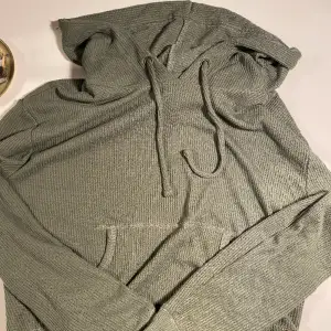 Superfin och skön stickad hoodie från Hollister🤍