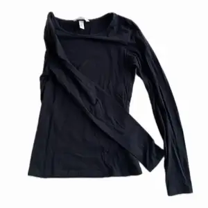 Svar basic tröja från H&M i storlek XS. Nyskick⭐️