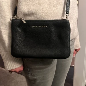 Michael kors väska  - Svart Michael kors väska utan defekter 