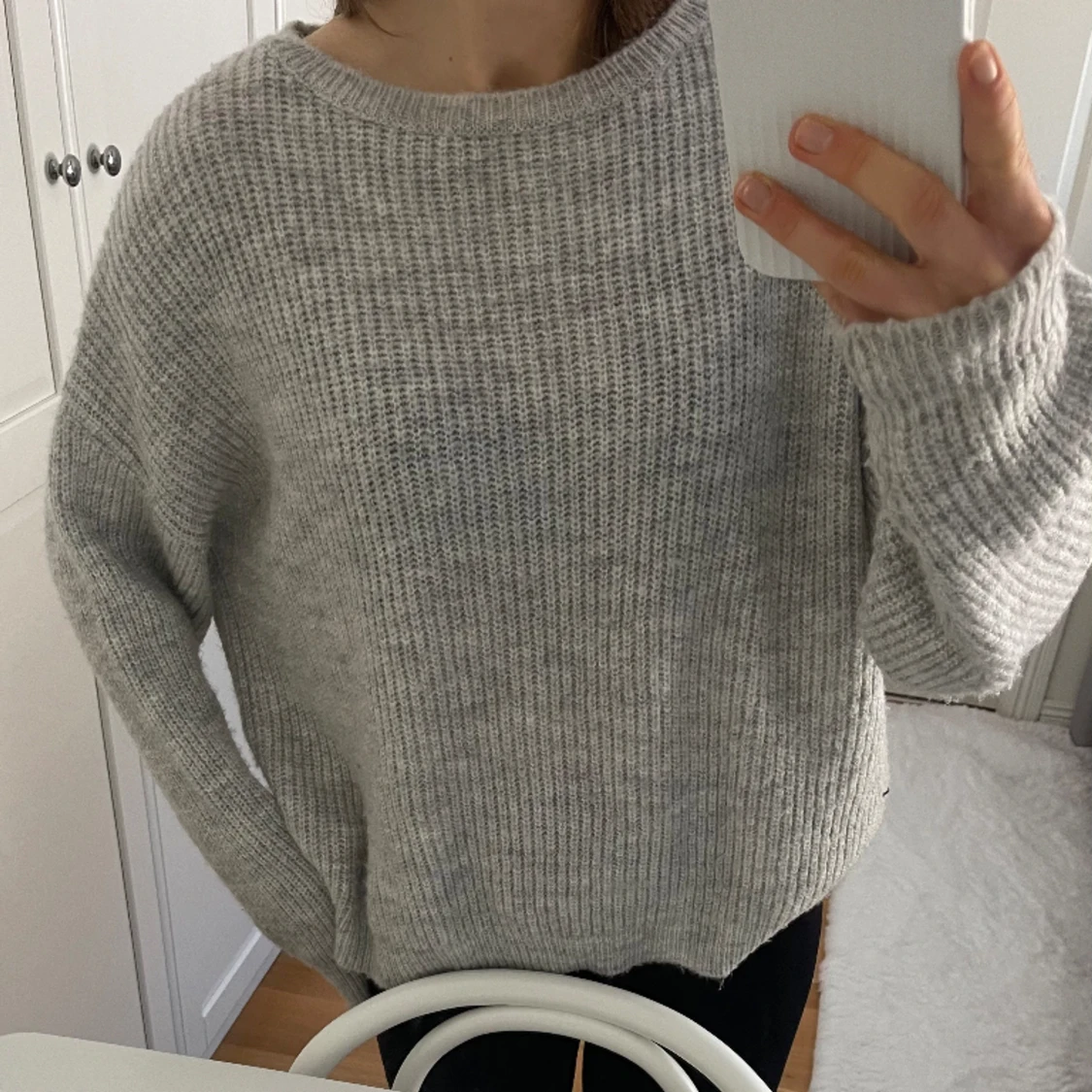 Grå stickad tröja från Na-Kd - 90