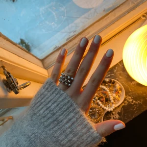 Edblad ring  - Säljer denna ring för jag vara använder guld nu ❤️den har några små repor men de ser man inte om man inte lyser på den 😅