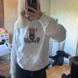 Fin Hoodie ifrån fashionbear