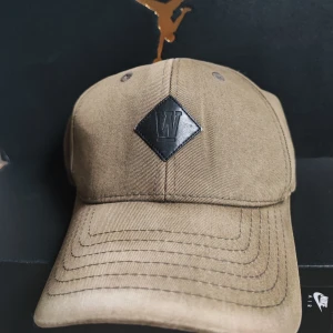  Washington D.C keps från Washington (USA) - Washington D.C keps från Washington (USA) Har ingen mer användning av den och där av vill sälja den! Priset kan alltid diskuteras! 