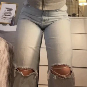 Byxor  - Hej! Säljer mina jeans från Gina som sitter helt perfekt!