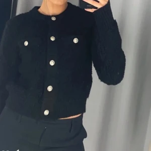 Kofta - Skön kofta me silver knappar men som inte kommer till användning🩷nypris 500