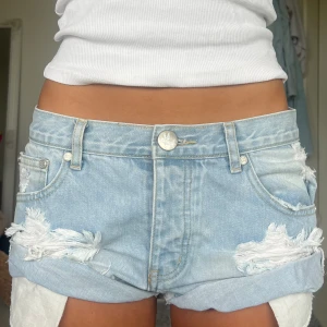 One teaspoon shorts - Midjemått: 39cm rakt över 💗