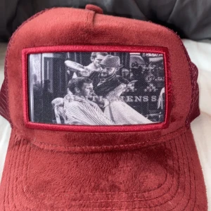  Emilio Pendenza Keps - Red velvet keps använd några gånger