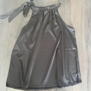 Halterneck topp - Perfekt till fest