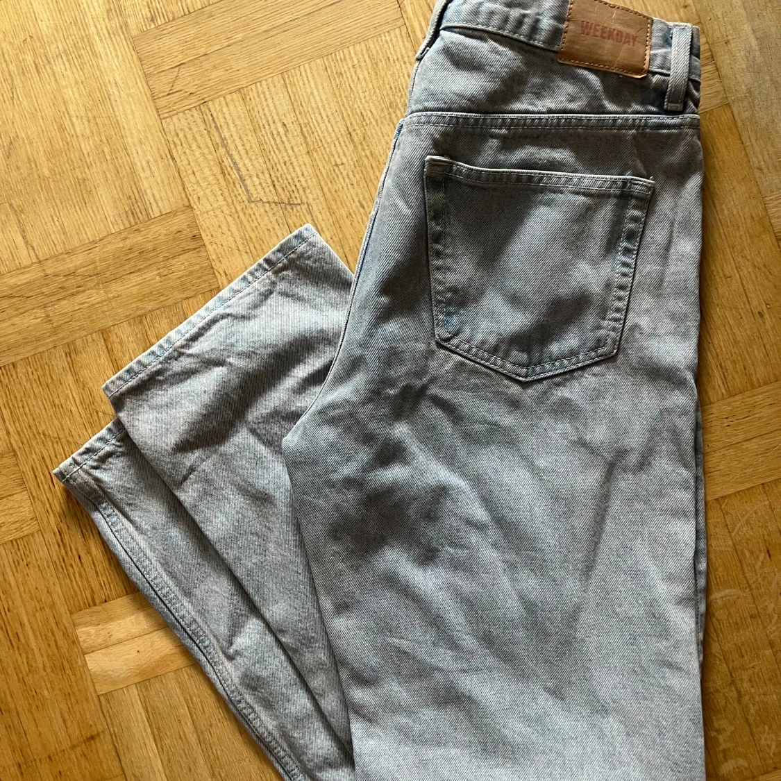 Weekday! 28/32 storlek