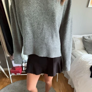 zara kjol - fin kjol från zara med rosett i storlek s. perfekt på sommaren. skriv för fler bilder💓
