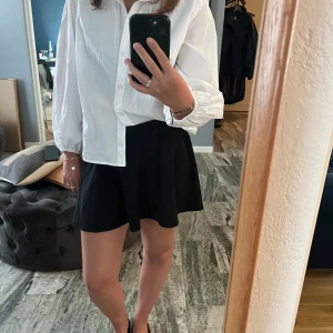 Svart kjol - Storlek XS, endast använd ett få antal gånger💗