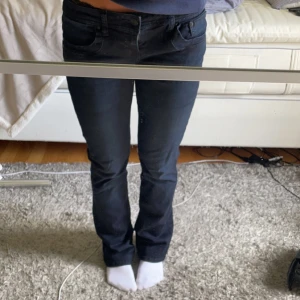 Lågmidjade jeans - Säljer mina lågmidjade Ltb jeans🤩