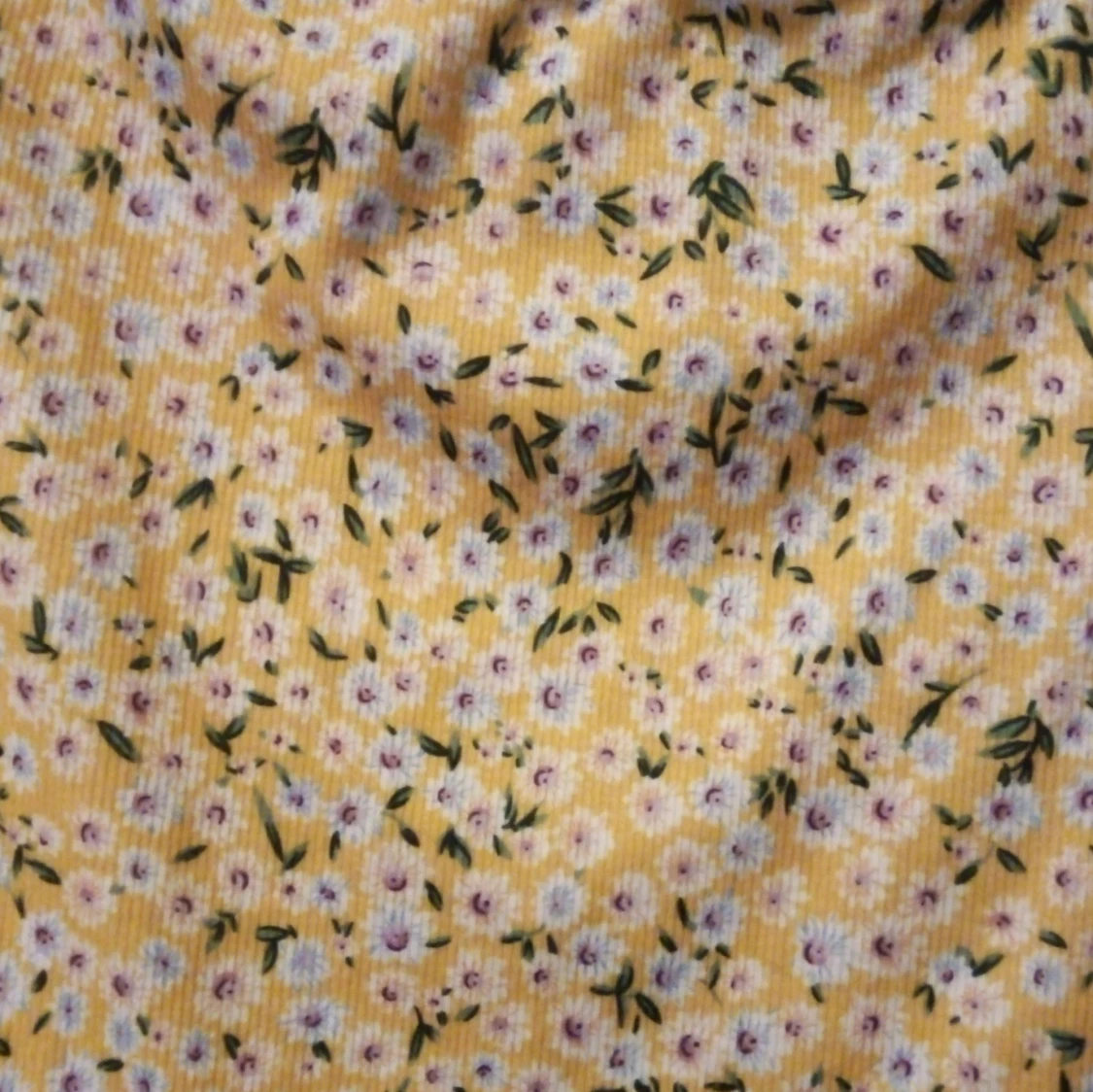 Gul somrig blommig klänning  - 91