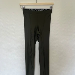 Ny Björn borh tights  - Ny oanvänd inget att anmärka på  Normal i storlek🫶🏻