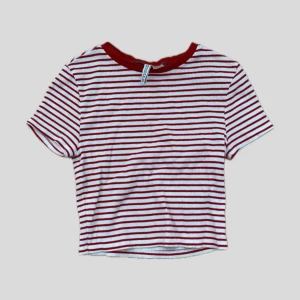 H&M cropped top - stripped crop top in red & white ⚪️🔴 | fråga om det är något ~!